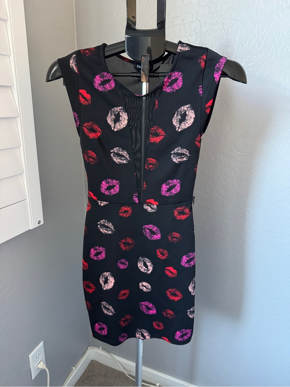 bebe  Sealed With Kiss Mini Bodycon Dress with Pink & Red Lips Sheerback XS